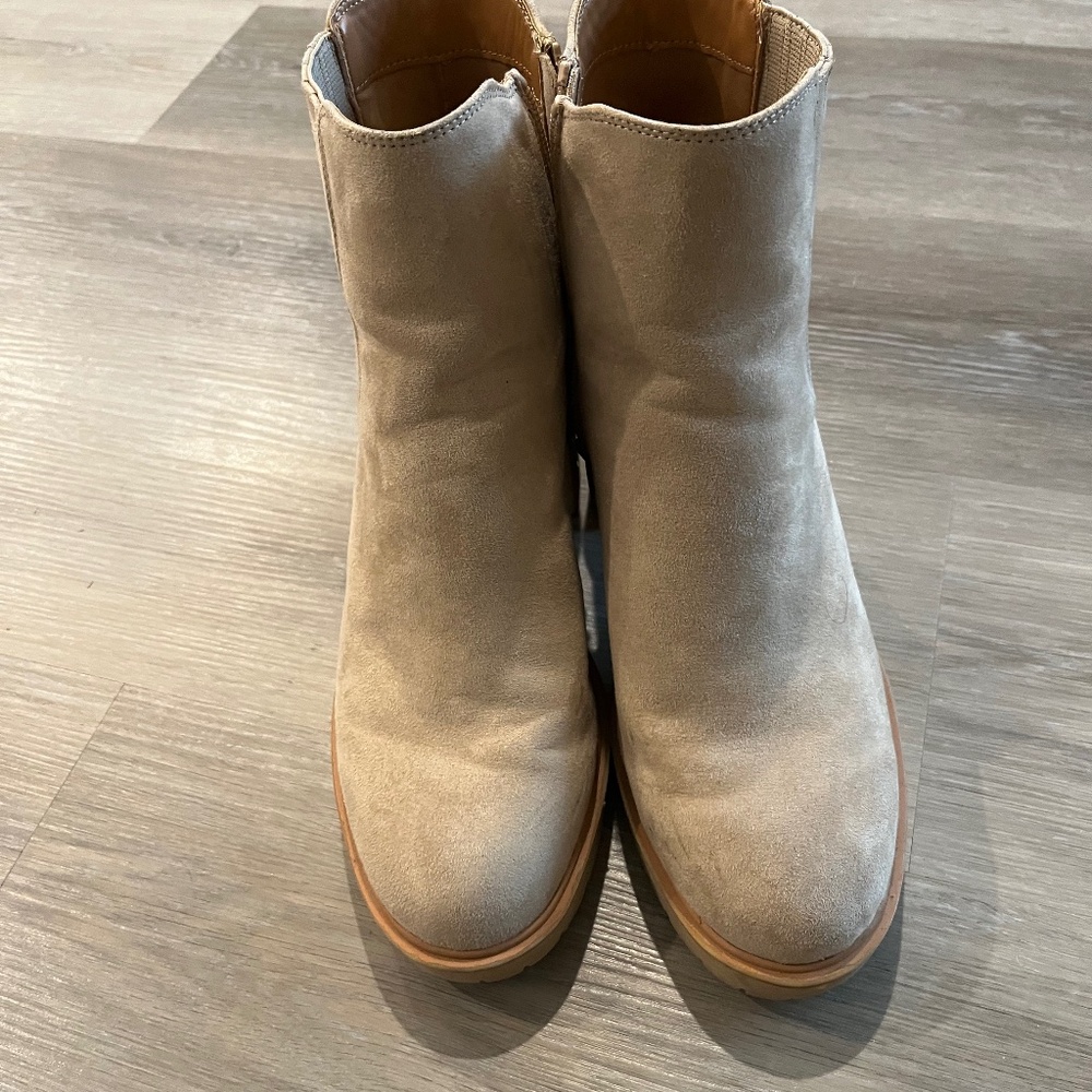 Universal Thread Heeled Boots